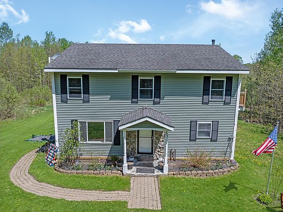 4th image of 252 Moose Mountain Drive