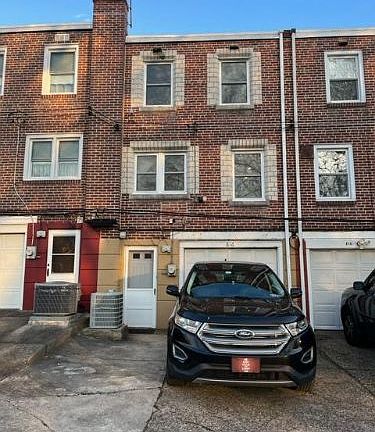 3rd image of 816 Park Dr