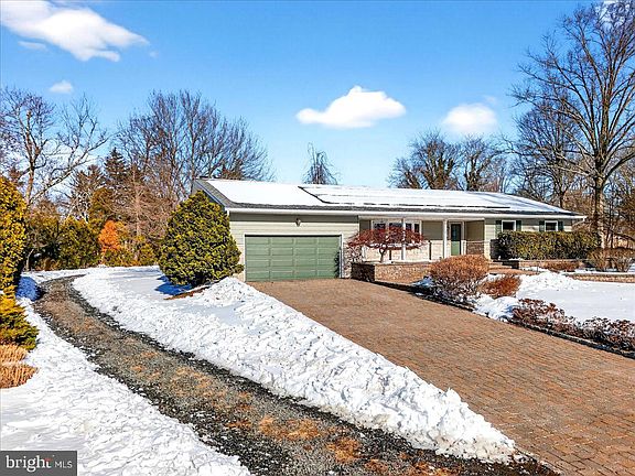 2nd image of 114 Corrine Dr