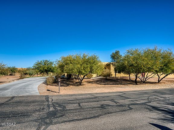 3rd image of 13082 W Blue Yucca Pl
