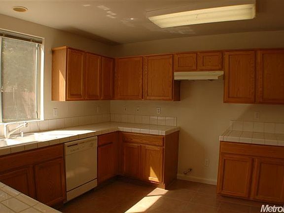 5th image of 425 Peregrine Dr