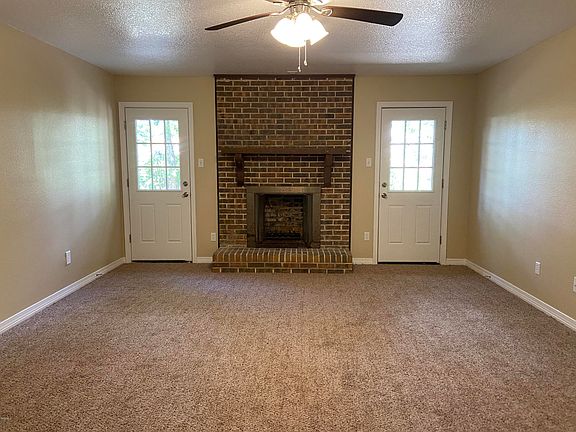 3rd image of 4030 Crestwood Ct