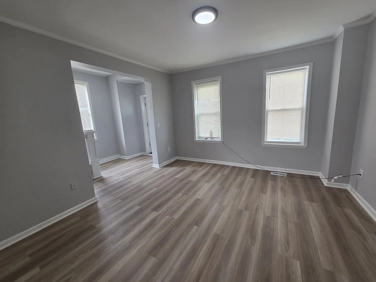 3 bed, 1.5 bath, 1400 sqft, $2,000 — Photo 2