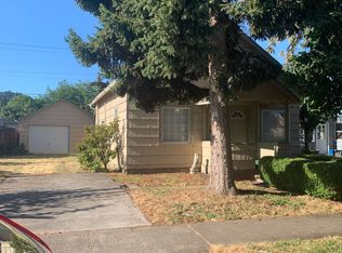 1051 E St, Springfield, OR 97477