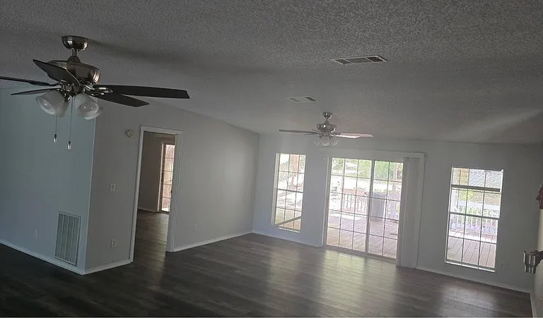 6230 Anniedora Ln — Photo 4