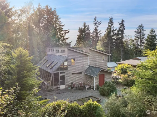 1853 NE Rustic Lane, Bremerton, WA 98310