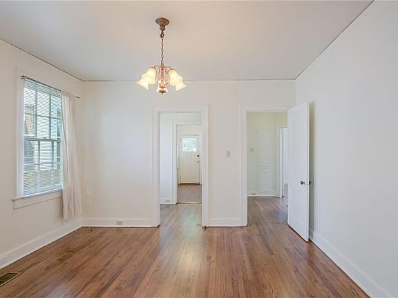 5th image of 4701 Prytania St