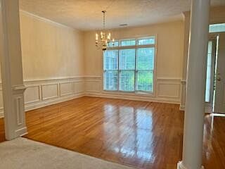 4th image of 1079 Earlmont Dr