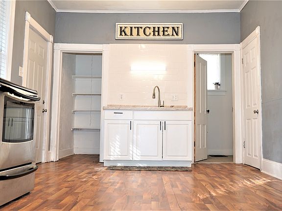 5th image of 127 N 6th St