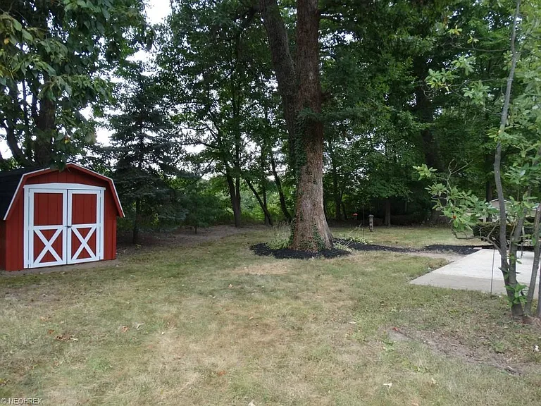 8525 Acadia St NW — Photo 6