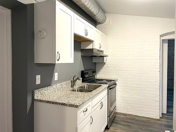 3rd image of 103 S 2nd St APT C
