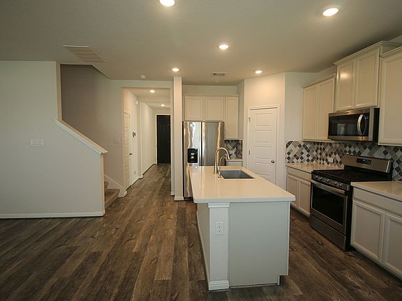 2nd image of 2422 Castello Way