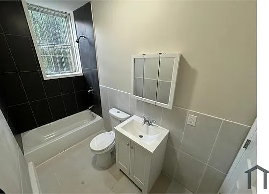 15 Goldsmith Ave #1 — Photo 4