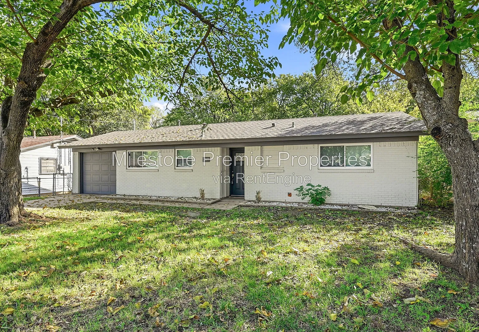 3 bed, 1.0 bath, 1040 sqft, $1,325 — Photo 2