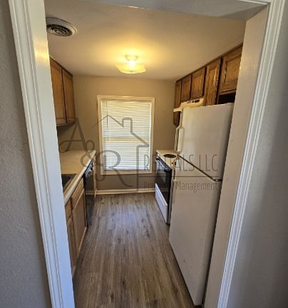 3rd image of 608 N Olive St #D