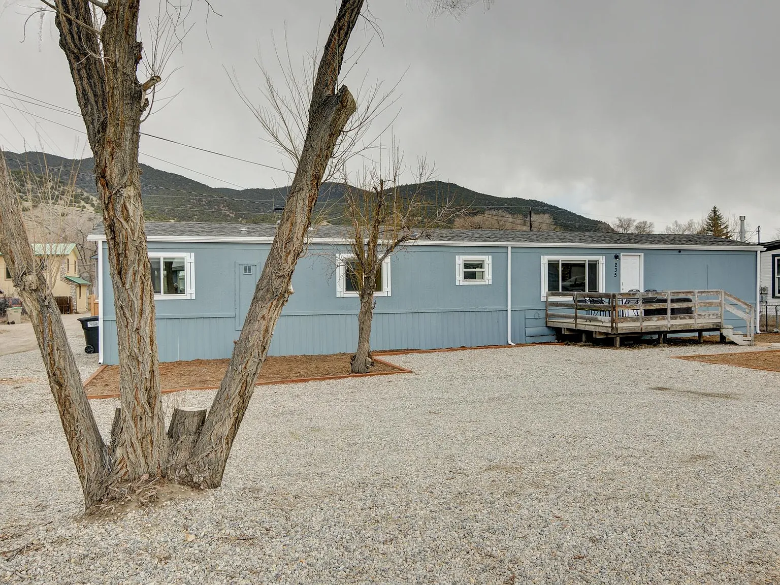 235 Oak St — Photo 3
