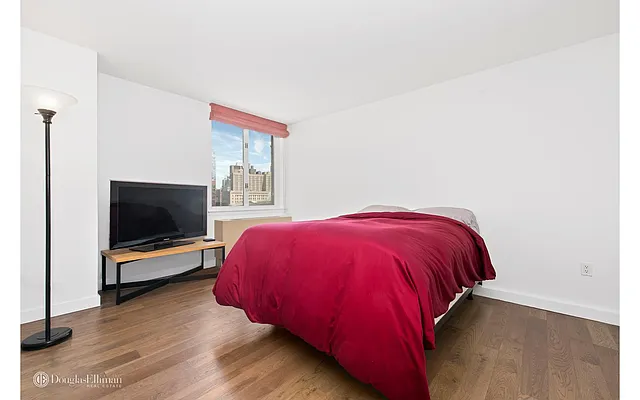 Rented by Douglas Elliman | media 53