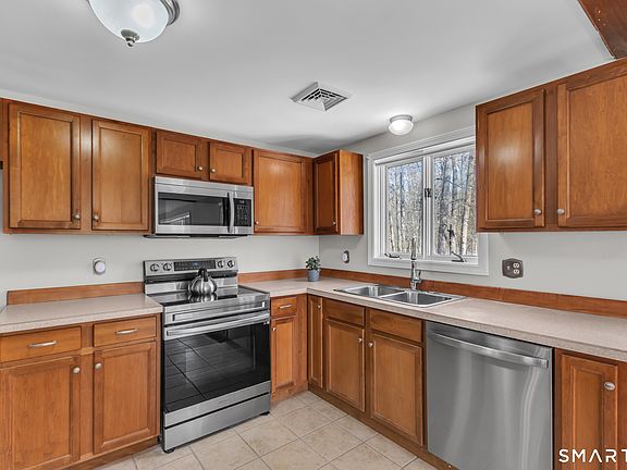 5th image of 25 Clearview Drive