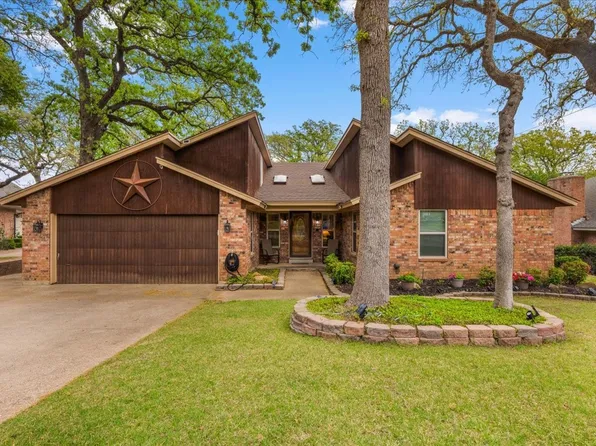826 Lake Forest Ct, Grapevine, TX 76051