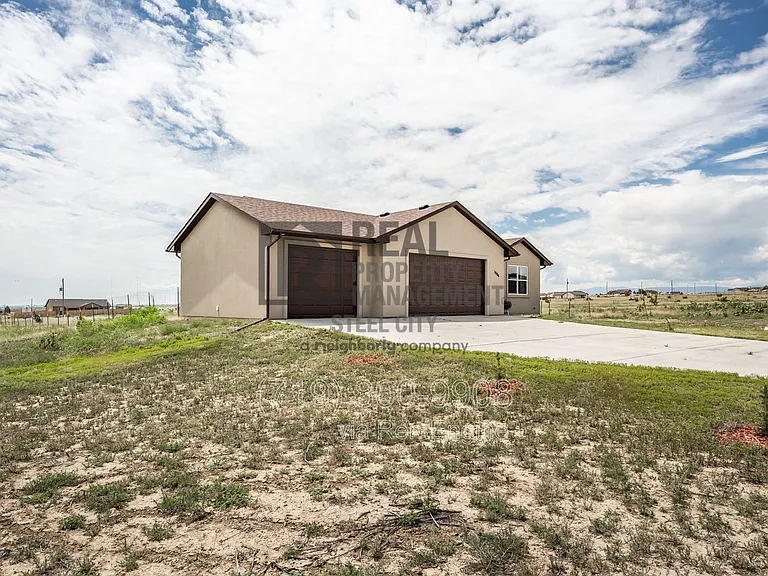 1886 E Jerrian Ln — Photo 2