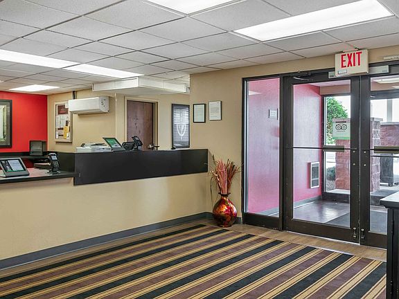 Lobby and Guest Check-in