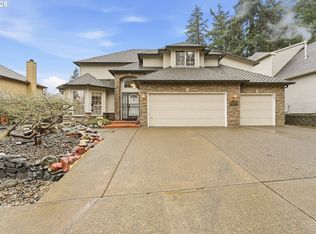 16867 Wight Ln, Lake Oswego, OR