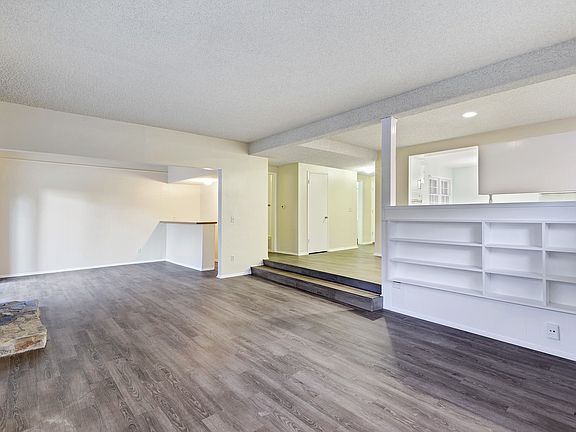 5th image of 9767 Rhea Ave