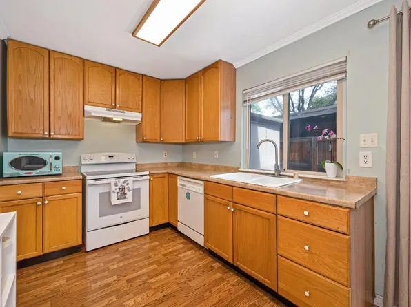 8841 La Riviera Dr Unit E, Sacramento, CA 95826