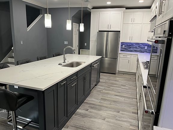 4th image of 609 S Melville Ave APT 1