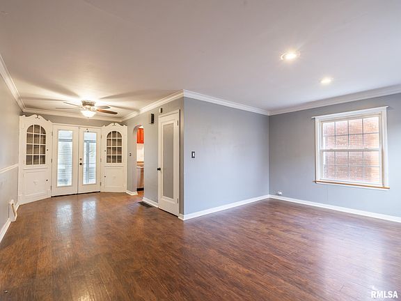 4th image of 813 S Seneca Pl