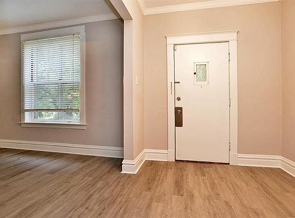3rd image of 3558 Bamberger Ave
