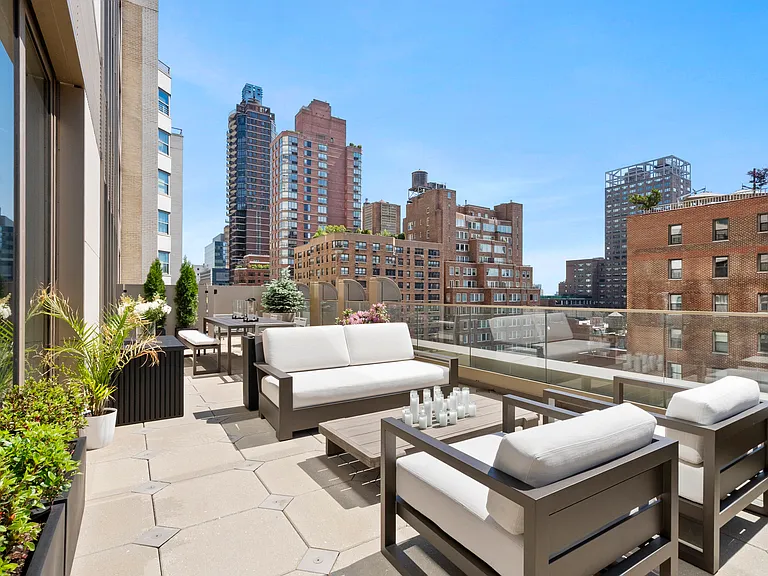 249 E 62nd St #9B — Photo 5
