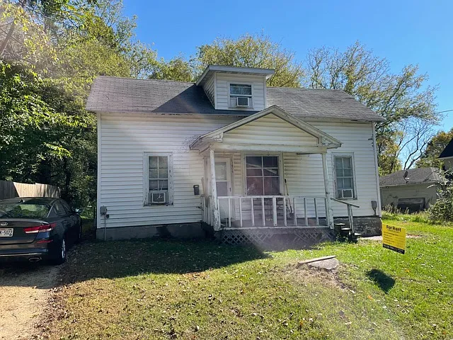 4 bed, $1,120 — Photo 1