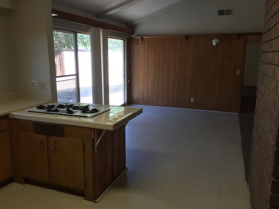 2nd image of 45903 Kingtree Ave