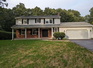 867 Shaker Rd, Longmeadow, MA 01106