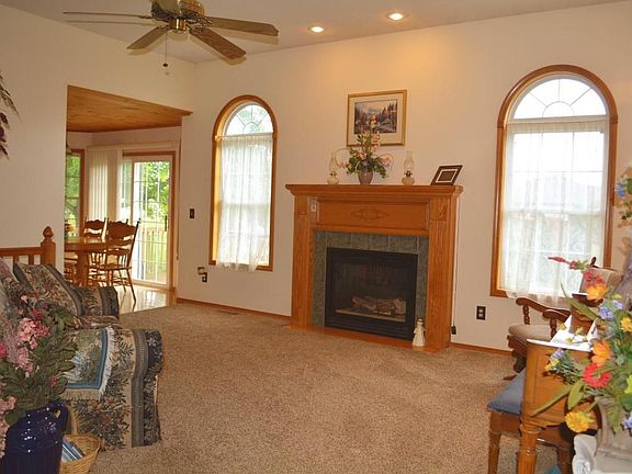 3rd image of 414 Cedar Ln