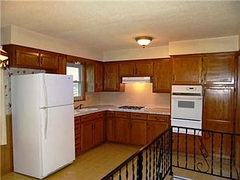 2nd image of 803 NE Columbus St