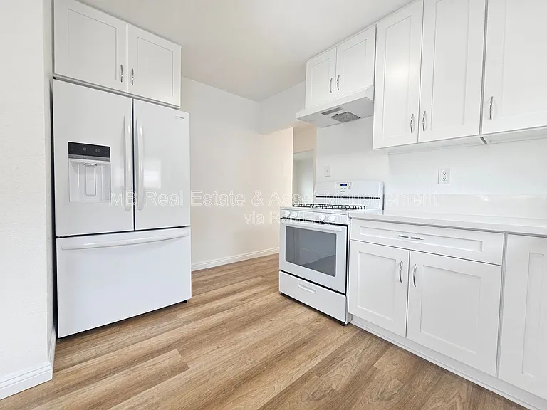 4754 W 163rd St — Photo 5