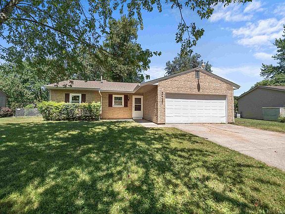 2nd image of 3427 Country Park Ln