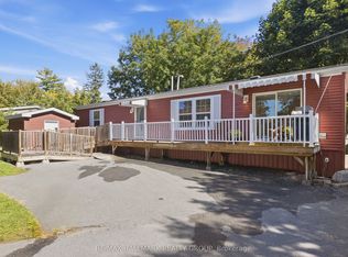 14 Pacific Ave, Ottawa, ON K2H7P9