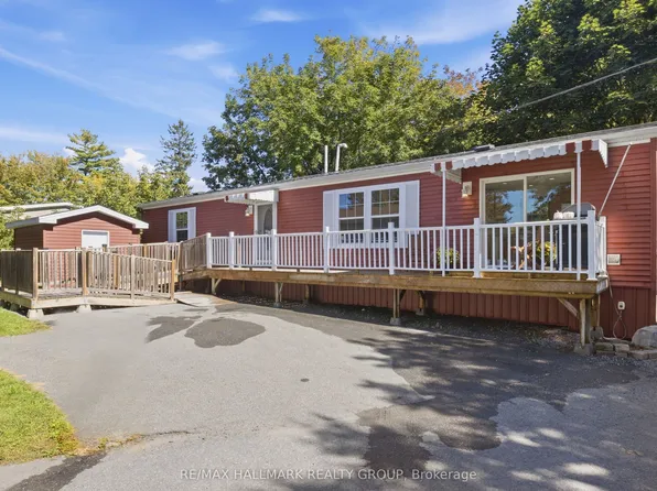14 Pacific Ave, Ottawa, ON K2H 7P9