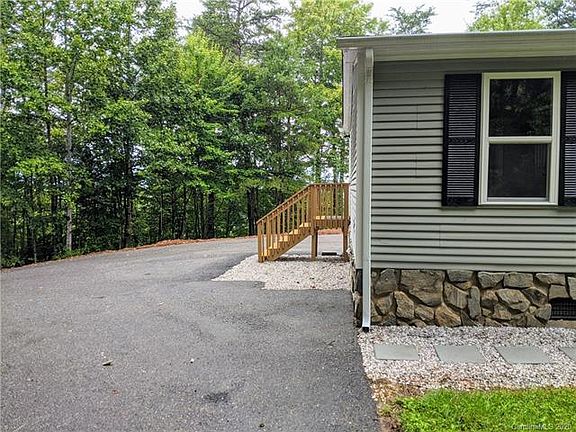 3rd image of 7 Misty Mountain Dr