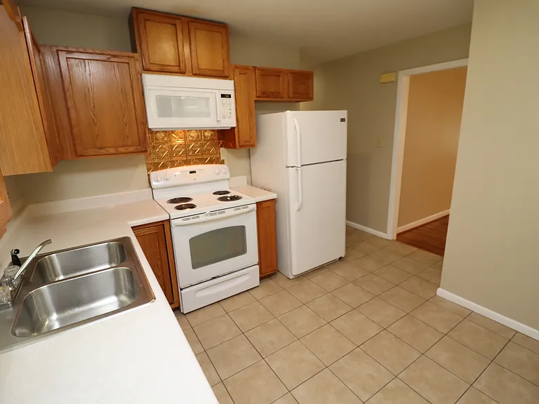 829 Carlisle St — Photo 11