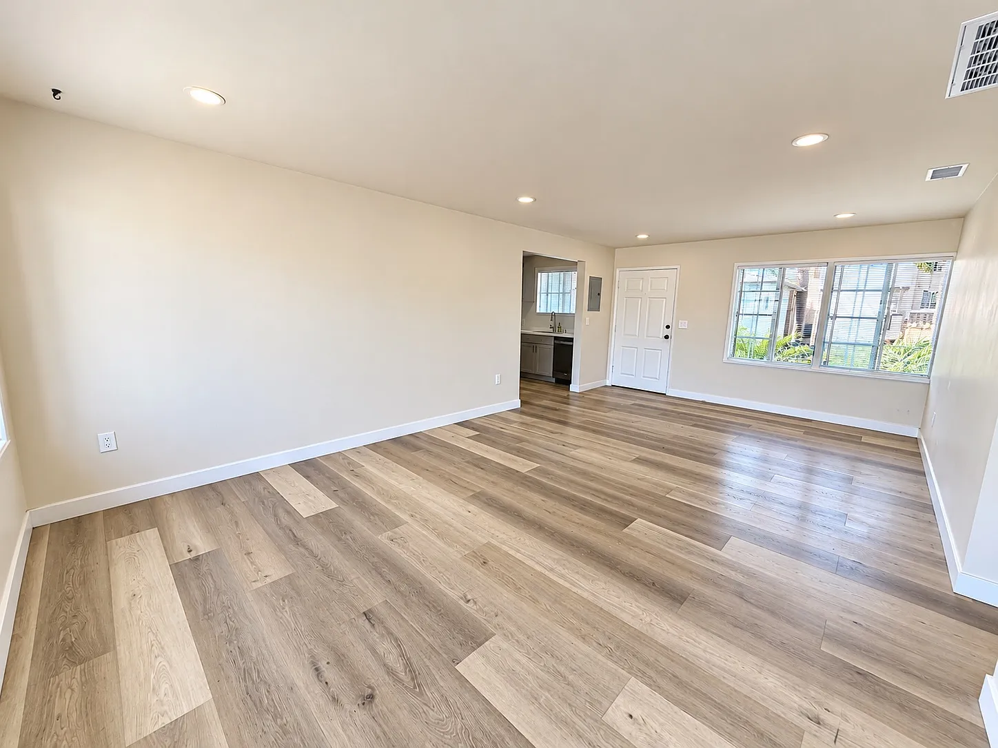 1 bed, 550 sqft, $2,595 — Photo 3