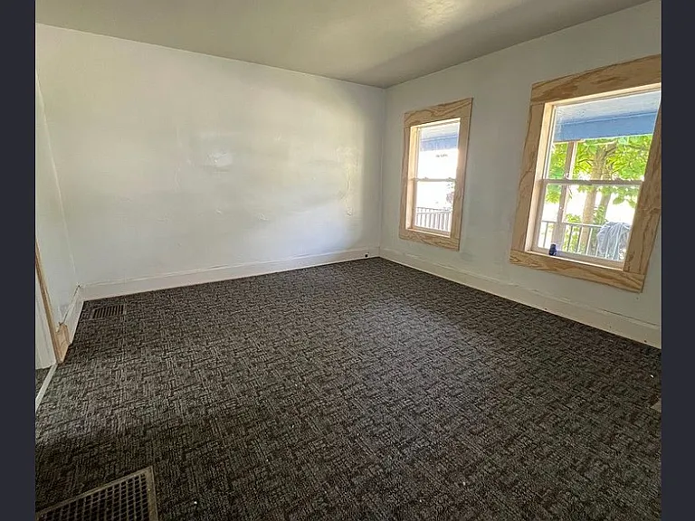 205 Buckingham Ave #205 — Photo 6