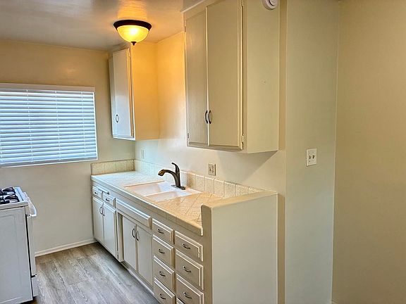 5th image of 12222 Peacock Ct APT 3
