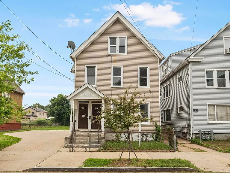 354 Poplar St #2 — Photo 10