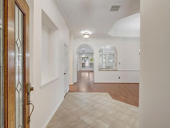 3rd image of 13619 Highland Cove Dr