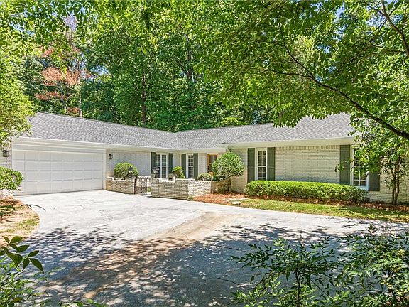2nd image of 4296 Huntington Cir