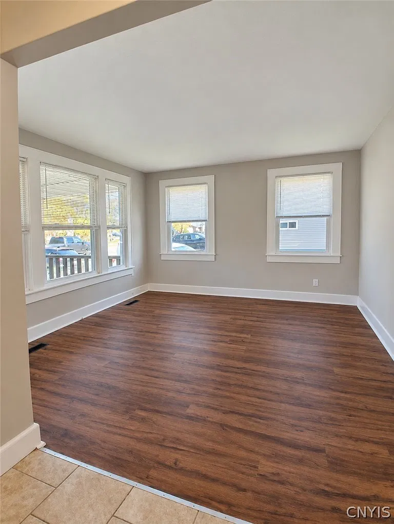 2 bed, 1.0 bath, 750 sqft, $1,600 — Photo 2